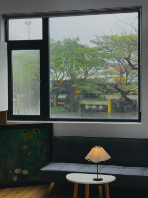 Ami Foreign Center Da Nang 4 - Gorgeous View Main Street& Sea, Large Window, Sofa Bed, Cozy, Wifi strong